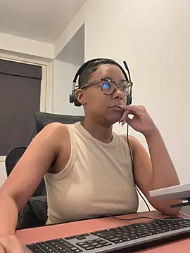 Melia Rayne online show from May 11, 9:48 am