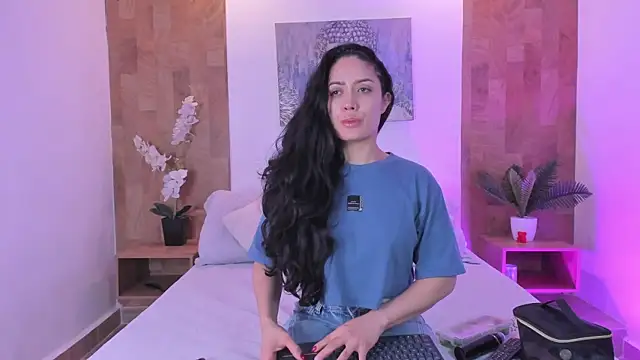 isabella winkler online show from June 20, 11:02 am