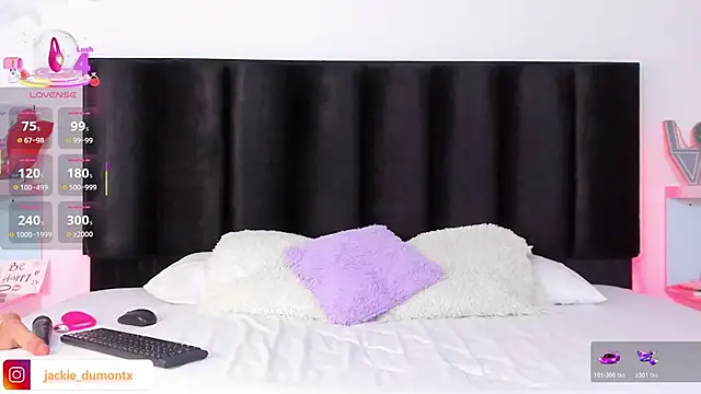 JackieDumont1 online show from November 7, 8:20 pm