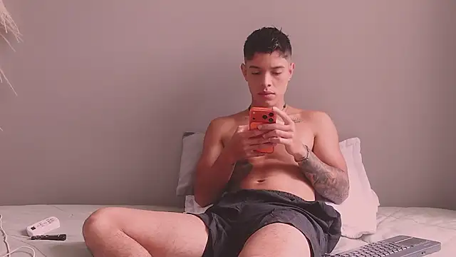 Snapshot of ErosKhaos chatting on January 16, 6:56 pm ErosKhaos online show from January 16, 6:56 pm