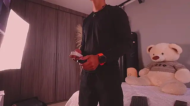 Snapshot of ErosKhaos chatting on April 14, 9:43 pm ErosKhaos online show from April 14, 9:43 pm