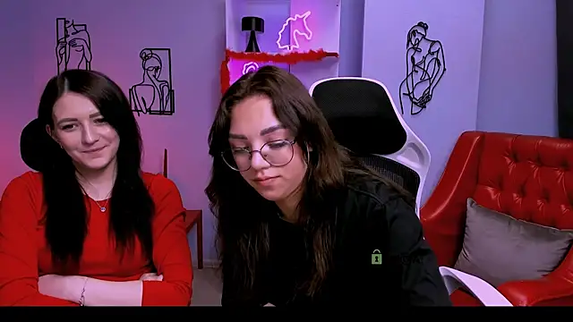 kiki swan online show from March 12, 11:12 pm