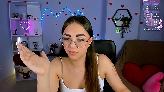 kiki swan online show from June 10, 7:57 pm