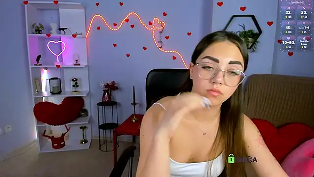 kiki swan online show from June 11, 2:53 am