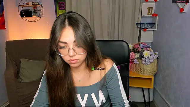 kiki swan online show from June 25, 7:18 pm