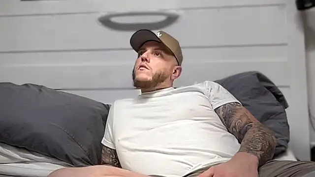 Snapshot of Thegreatwhitepipe chatting on November 12, 3:18 am Thegreatwhitepipe online show from November 12, 3:18 am