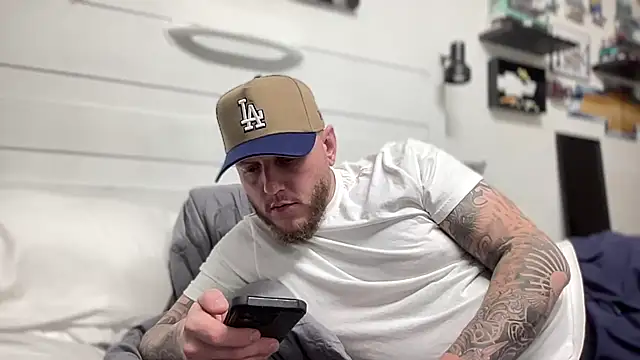 Snapshot of Thegreatwhitepipe chatting on November 17, 10:43 am Thegreatwhitepipe online show from November 17, 10:43 am