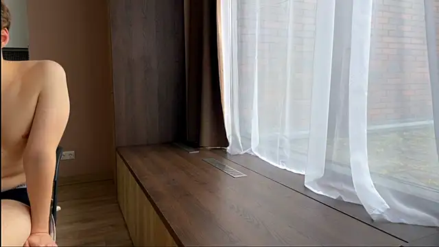 Snapshot of Aurora_5 chatting on October 28, 7:56 am Aurora 5 online show from October 28, 7:56 am