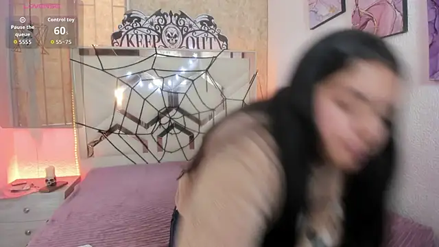 EmilyBrownn  online show from October 29, 6:53 pm