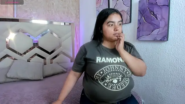 EmilyBrownn  online show from November 7, 7:03 pm