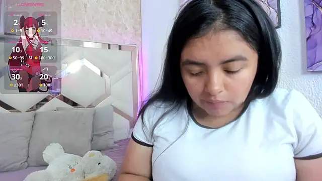 EmilyBrownn  online show from November 12, 7:13 pm