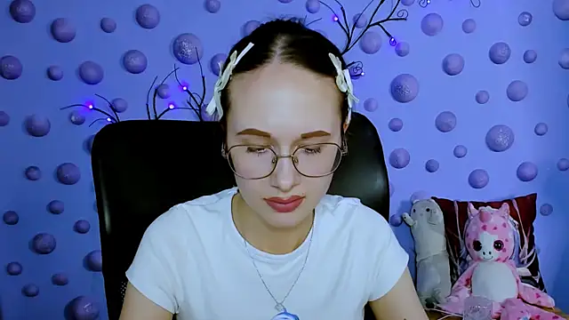 Snapshot of mona_cloud chatting on May 3, 7:53 pm mona cloud online show from May 3, 7:53 pm