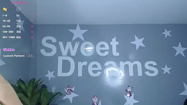 Snapshot of emma_wockll_t chatting on December 16, 1:21 am emma wockll t online show from December 16, 1:21 am