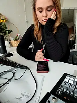 Juicy PeachLux online show from March 12, 10:37 am