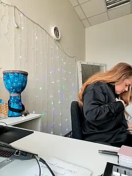 Juicy PeachLux online show from March 16, 5:55 am