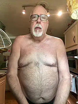 Snapshot of superbearboss chatting on February 28, 6:09 pm superbearboss online show from February 28, 6:09 pm