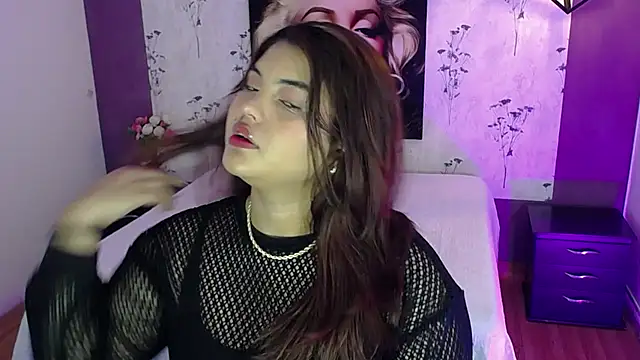 Scarlett  Johanson online show from March 8, 12:09 pm