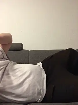 Snapshot of Derbaer1990 chatting on November 9, 1:31 pm Derbaer1990 online show from November 9, 1:31 pm