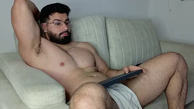 Snapshot of Roman_Lux chatting on February 3, 6:22 am Roman Lux online show from February 3, 6:22 am