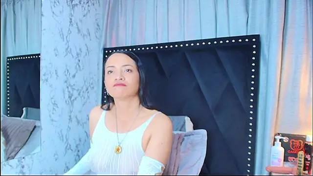 Snapshot of AvaX_777 chatting on June 6, 6:01 pm AvaX 777 online show from June 6, 6:01 pm