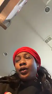 Snapshot of Dymmmm chatting on March 11, 2:10 am Dymmmm online show from March 11, 2:10 am