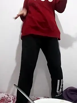 saraaxx1 online show from March 13, 2:49 am