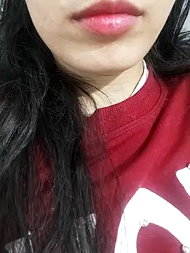 saraaxx1 online show from March 13, 9:37 pm