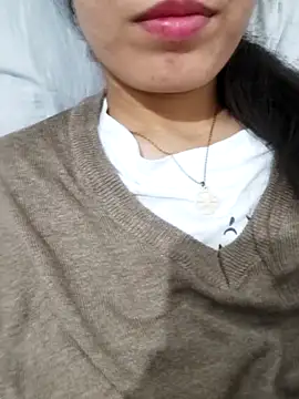 saraaxx1 online show from February 12, 3:40 pm