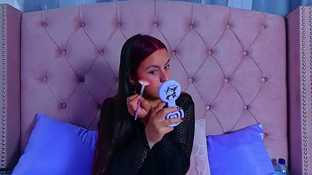 iambonnie  online show from September 27, 11:59 am