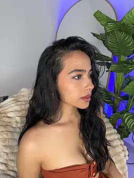 Snapshot of _Emily_Thompson_ chatting on June 17, 2:25 am Emily Thompson online show from June 17, 2:25 am