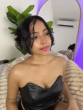 Snapshot of _Emily_Thompson_ chatting on June 22, 3:25 am Emily Thompson online show from June 22, 3:25 am