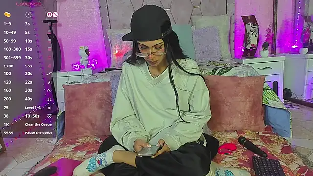 verodaza online show from October 18, 1:19 am