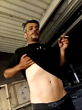 Snapshot of Fzssp chatting on December 1, 7:35 am Fzssp online show from December 1, 7:35 am