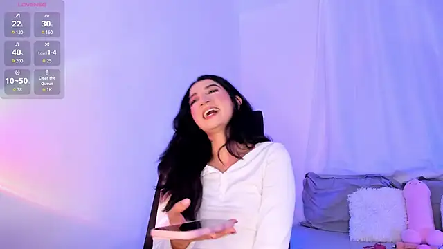 Snapshot of Hi_Soyfer chatting on December 15, 11:53 pm Hi Soyfer online show from December 15, 11:53 pm