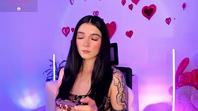 Snapshot of Hi_Soyfer chatting on February 7, 11:19 pm Hi Soyfer online show from February 7, 11:19 pm