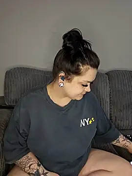 Saucy-Serenity online show from March 15, 11:49 am