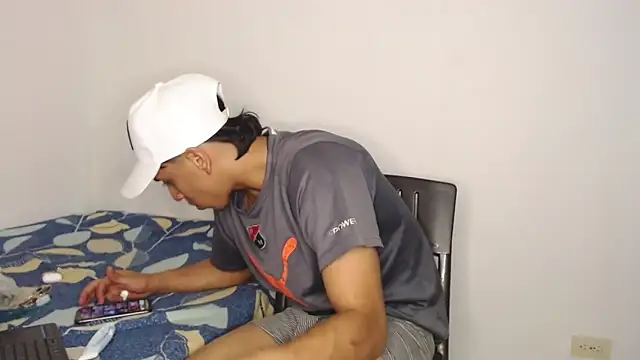 Monkey uchiha777 online show from November 20, 1:50 am