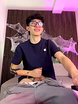 troy rouge online show from October 17, 7:16 pm