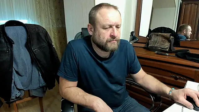 Snapshot of Grandor_M chatting on March 8, 2:19 pm Grandor M online show from March 8, 2:19 pm