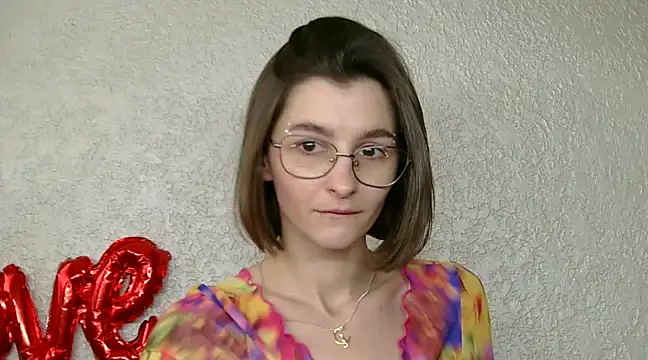 luna Gharming online show from March 7, 12:12 pm