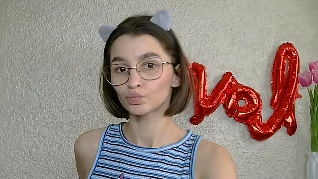 luna Gharming online show from March 9, 11:58 am