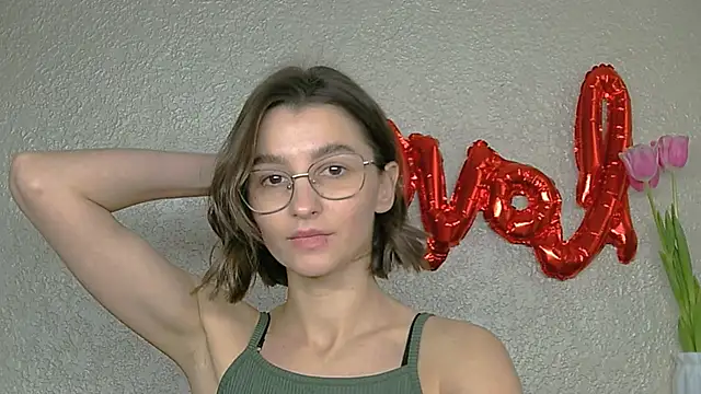 luna Gharming online show from March 11, 9:34 am