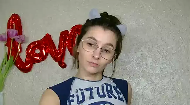 luna Gharming online show from March 13, 9:10 am