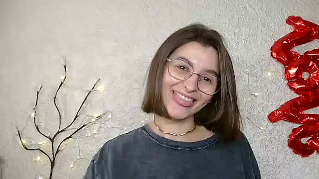 luna Gharming online show from March 19, 10:55 am