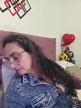 AlessandraLeroy online show from June 3, 12:46 am