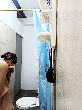 Snapshot of sharon_rosse__ chatting on December 18, 9:43 pm sharon rosse online show from December 18, 9:43 pm