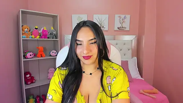 Sophie Grays  online show from April 21, 7:50 pm