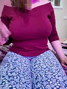 Snapshot of queen_belisima1 chatting on February 23, 9:34 pm queen belisima1 online show from February 23, 9:34 pm