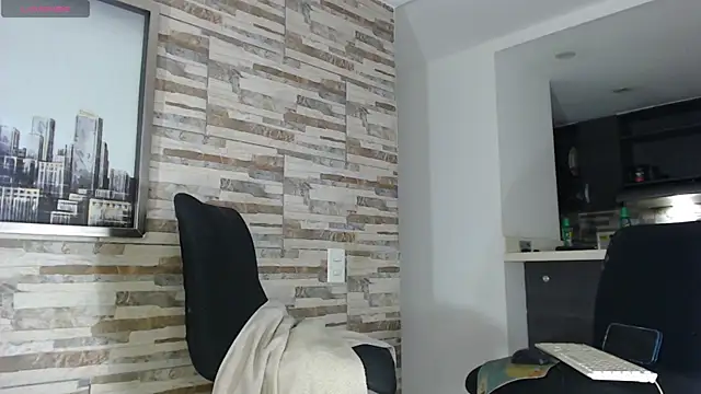 Snapshot of Keeitlin chatting on July 31, 10:20 pm Keeitlin online show from July 31, 10:20 pm