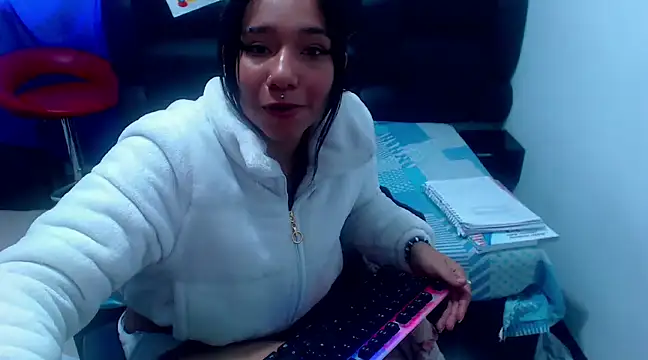 Snapshot of XxxReinaSexyBodyxxX777 chatting on March 11, 7:14 pm XxxReinaSexyBodyxxX777 online show from March 11, 7:14 pm
